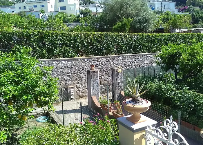 Bed and Breakfast U' Pizzico  Capri