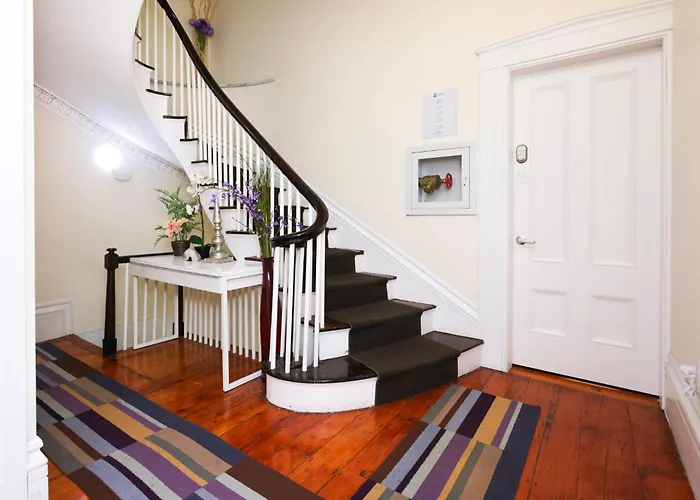 Charming & Stylish Studio On Beacon Hill #8