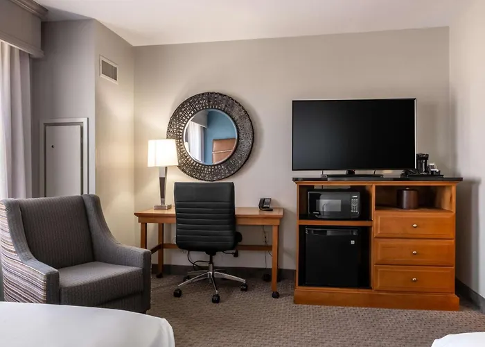 Drury Plaza Hotel Broadview Wichita