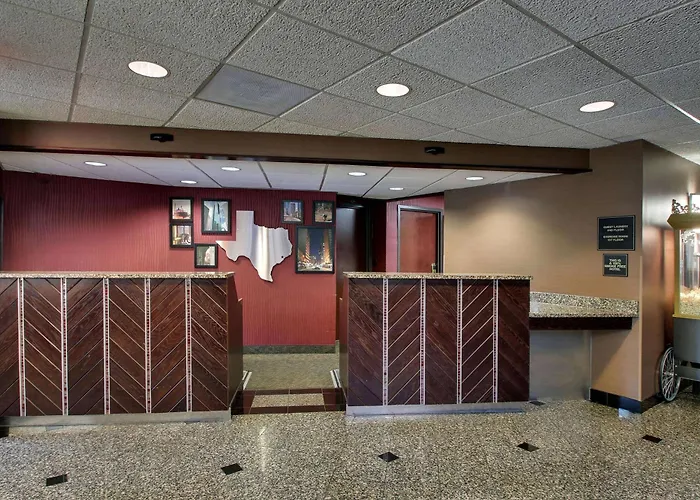 Heritage Inn & Suites The Woodlands, Trademark By Wyndham