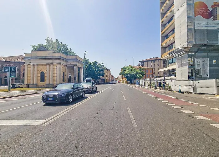 Alle Porte Del Centro - Guest House - Reggio Emilia - Ingresso Centro Storico - Parcheggio Gratuito