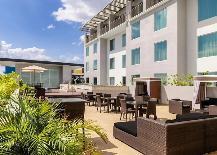 Courtyard By Marriott Kingston, Jamaica