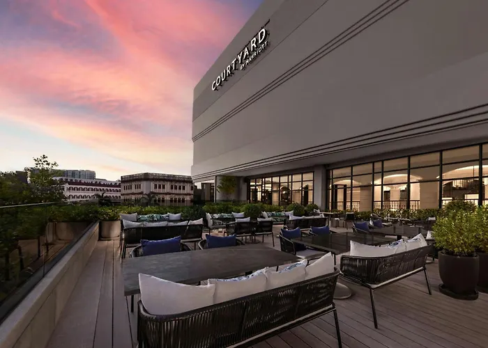 Hotel Courtyard By Marriott Phuket Town