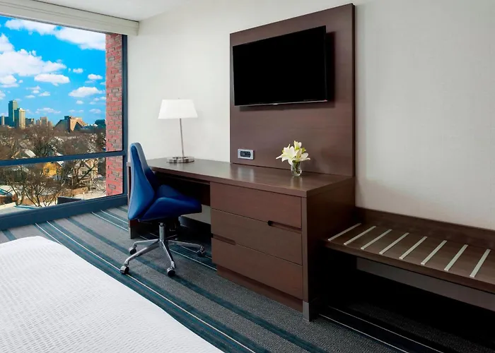 Courtyard By Marriott Boston Cambridge Hotel
