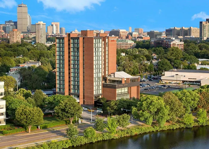 Courtyard By Marriott Boston Cambridge Hotel