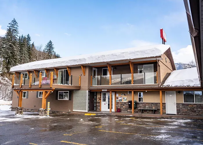 Swiss Chalet Motel Revelstoke
