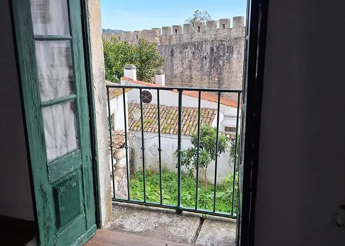 Lovin Book Guesthouse Óbidos