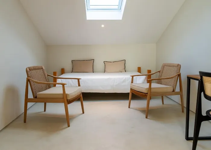 Silveira Bay Lounge Retreat