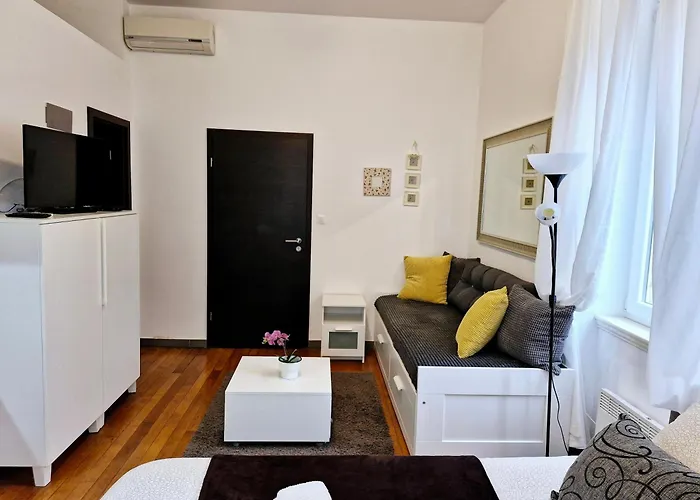 Beach City Pearls Apartments Split