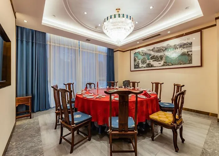 Century Runhua Hotel