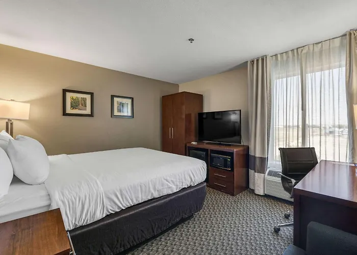 Comfort Inn & Suites Logan Near University