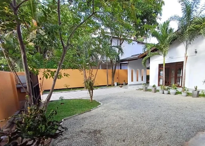 Anuradhapura Hotels