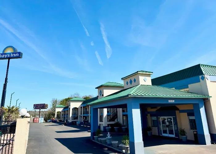 Days Inn By Wyndham Greenville