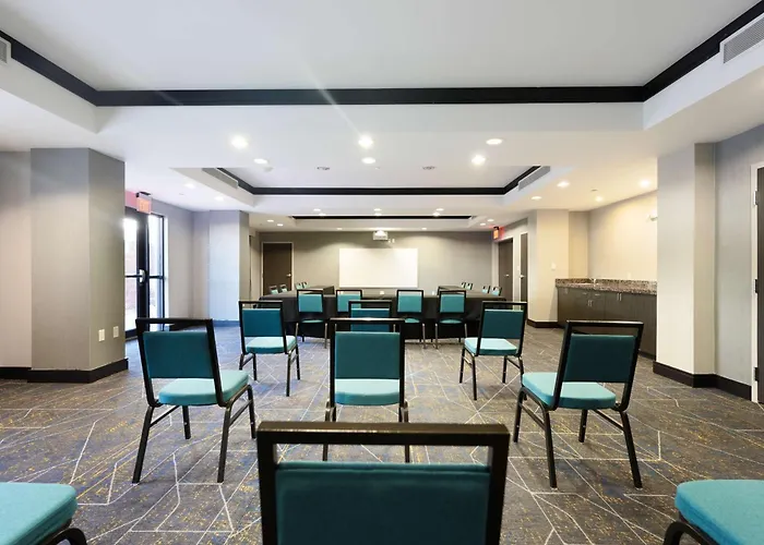 Hampton Inn And Suites Tulsa Central