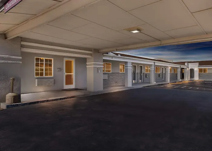 Econo Lodge Inn & Suites Santa Rosa