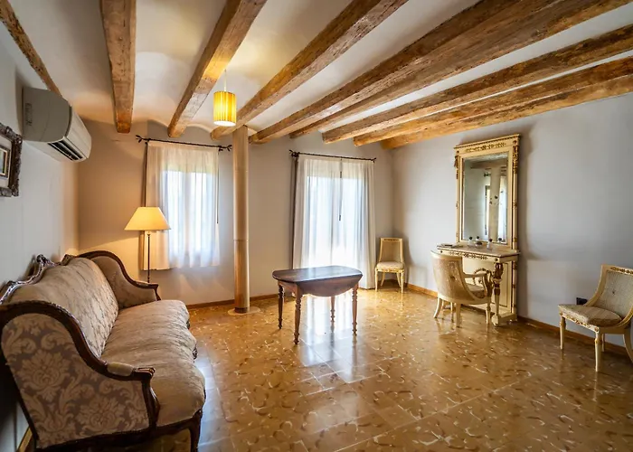 Lo Palauet de la Muralla Balaguer