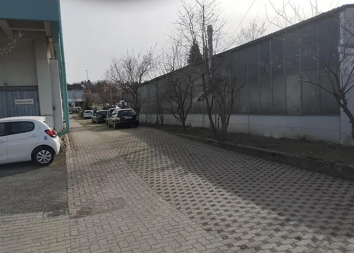 enjoyHotel garni Korntal Stuttgart b&b Parkplatz Sprinter Penny eTank