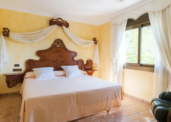 Hotel Restaurant Cal Petit Oliana