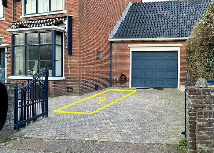 Luxury Home In Quiet Neighbourhood Near Beach Den Haag