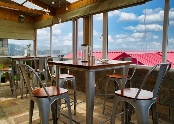 Hill Hideout Rooms & Suites