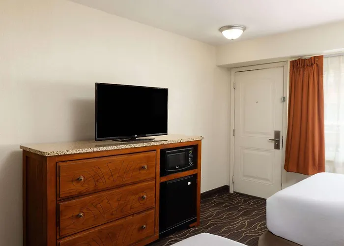 Ramada By Wyndham Elko Hotel At Stockmen'S Casino