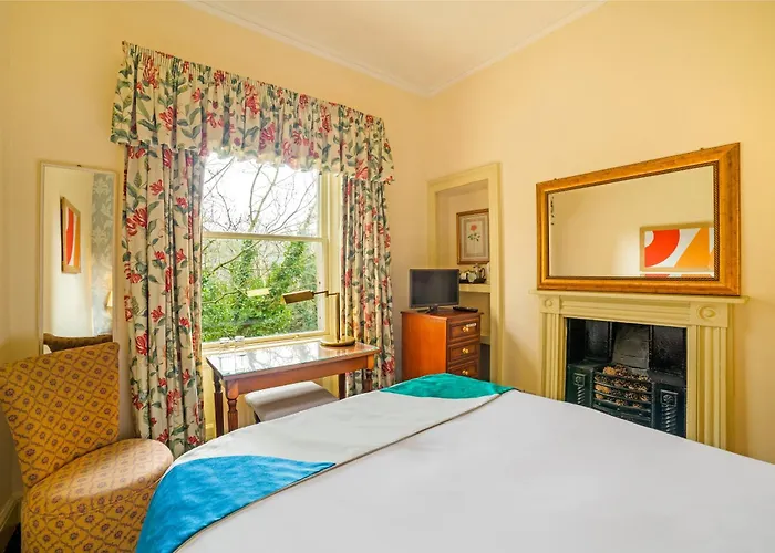 Oyo Bailbrook Lodge, Bath