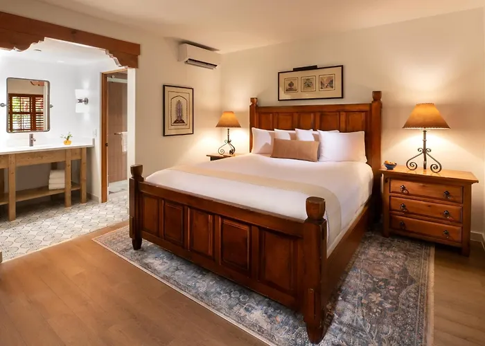 Pinon Court By La Fonda