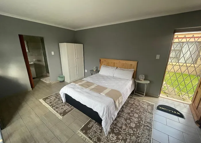York-R102 Airport Road - Modern Comfort