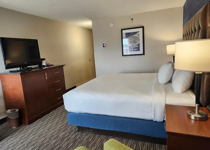 Heritage Inn & Suites St Louis Fenton, Trademark By Wyndham