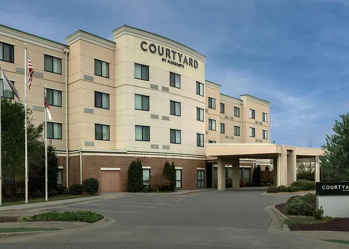 Courtyard By Marriott Salisbury