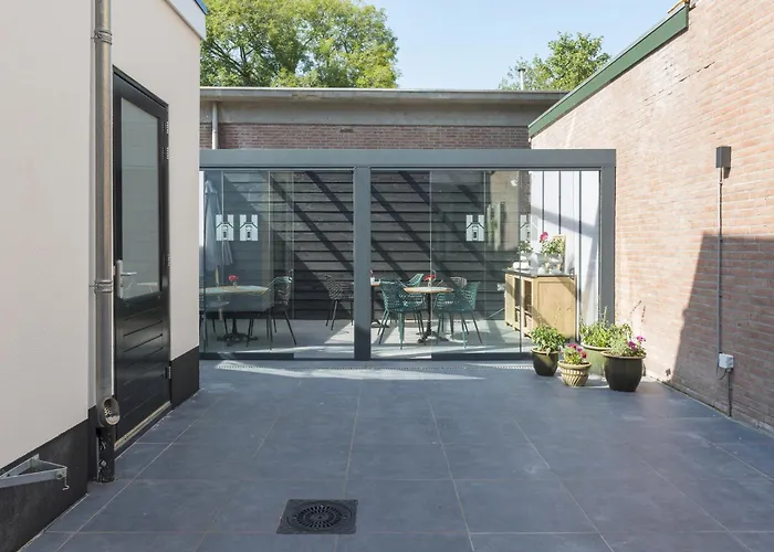 Petite Room With Wifi, Ac, And Shared Kitchen