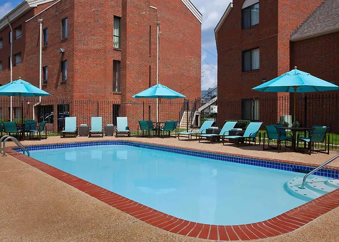 Sonesta Simply Suites Memphis East Poplar Pike
