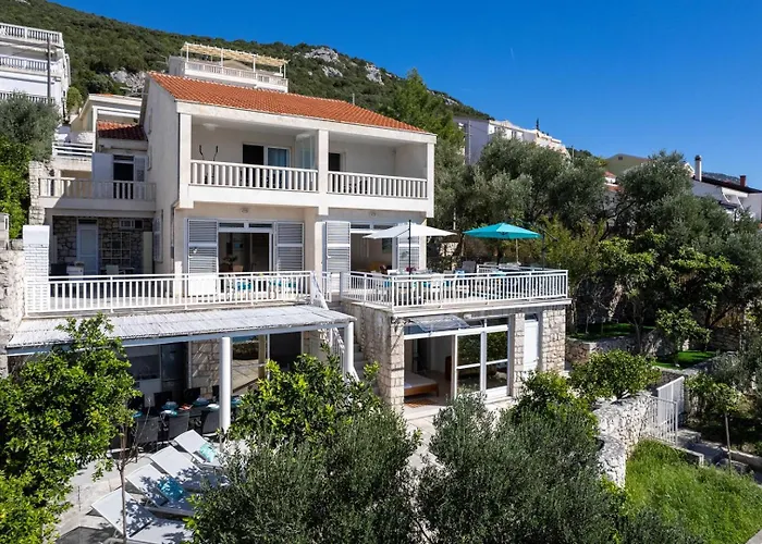 Villa Azzurro With Private Beach
