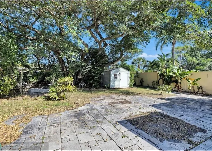 The Treehouse - Delray Beach