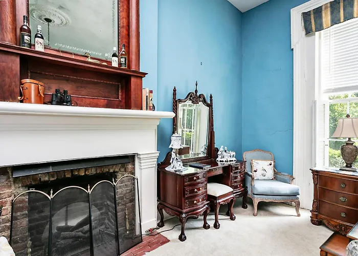 Historic Maple Hill Manor Bed & Breakfast Springfield