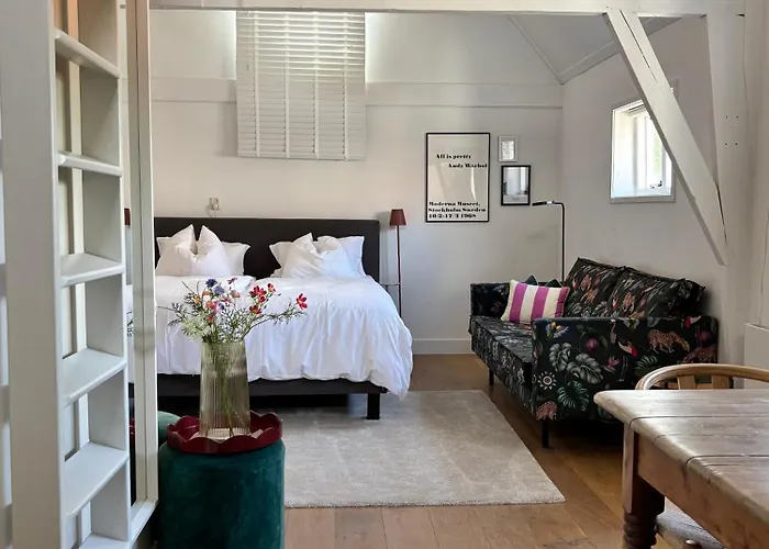 Bed and Breakfast NineT7 Tilburg