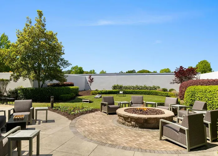 Courtyard By Marriott Greenville