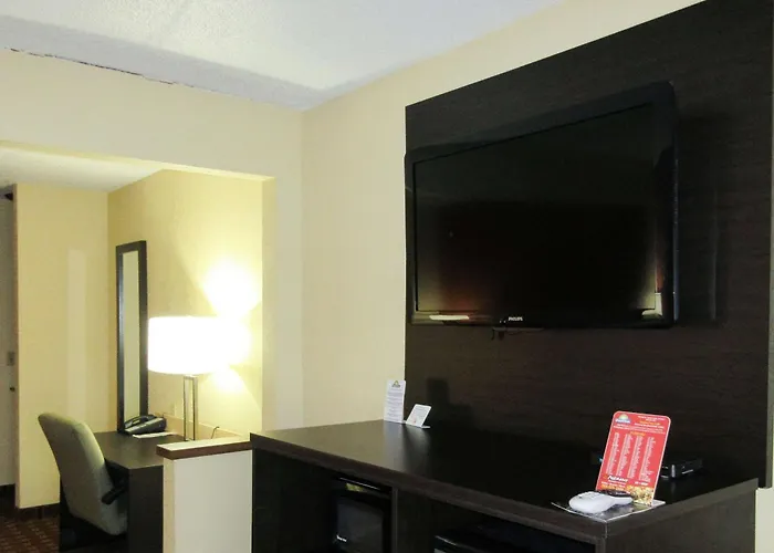 Quality Inn & Suites Benton Harbor - St Joseph