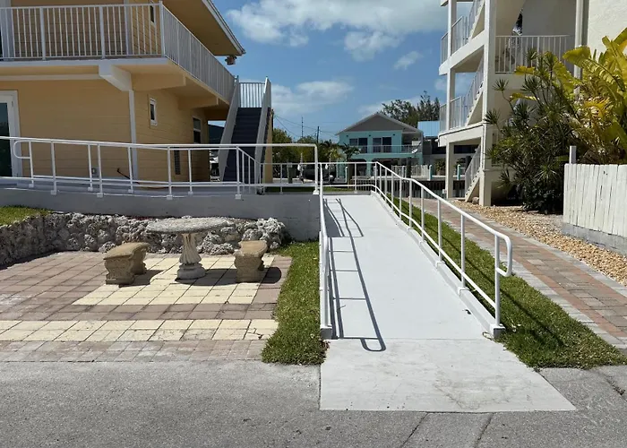 Skipjack Resort & Marina Marathon