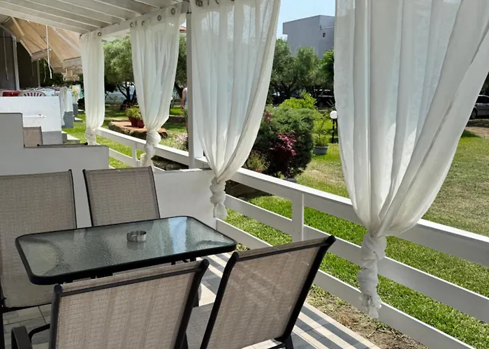 Hotels in Toroni
