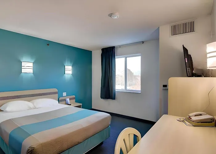 Econo Lodge Menomonie