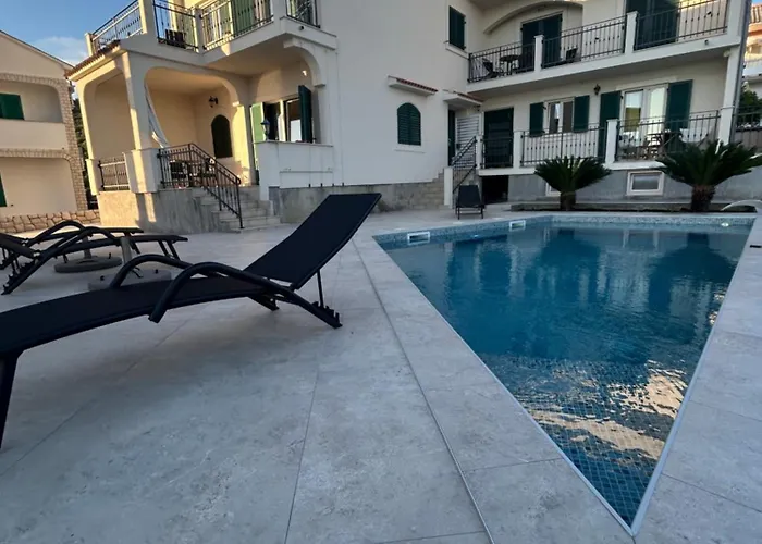 Guest House Villa Papalina Rab Town