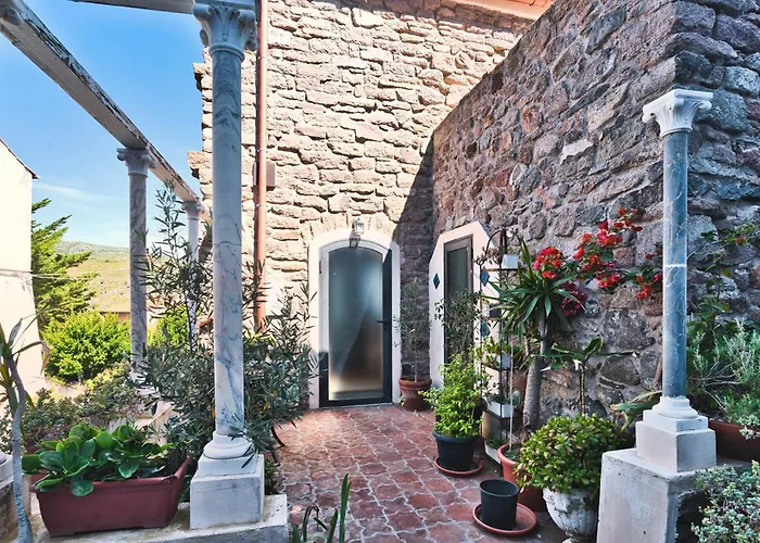 Hotel a Capraia