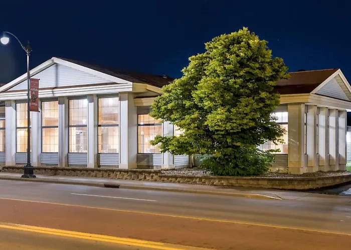 Super 8 By Wyndham La Crosse Hotel