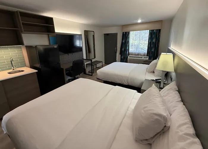 Baymont By Wyndham Rock Springs Hotel