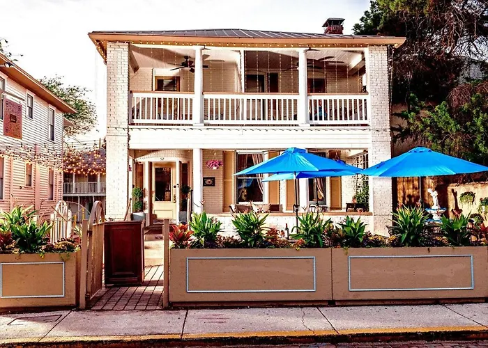 Inn On Charlotte Boutique Hotel