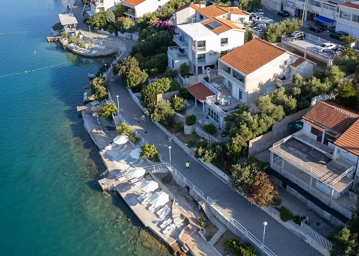 Villa Azzurro With Private Beach