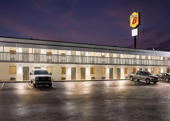 Super 8 By Wyndham Brownsburg Motel