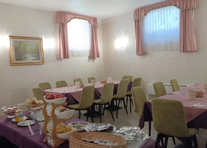 Hotel Garni Castel Ferari Tuenno