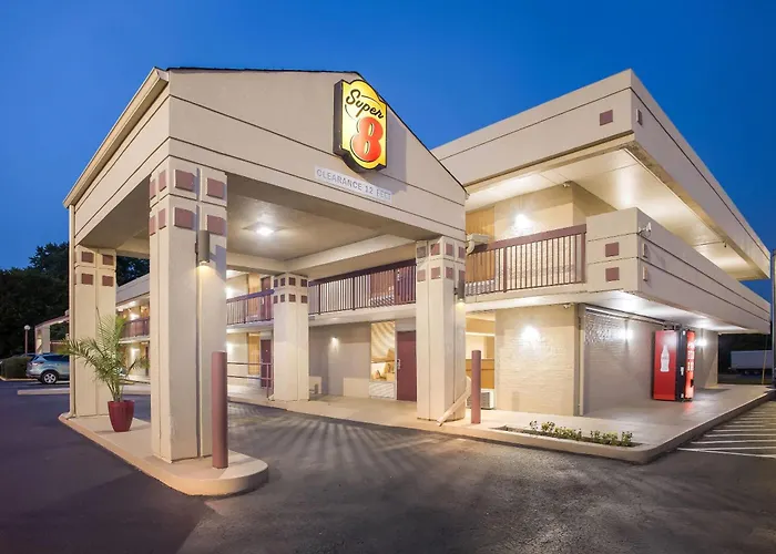 Super 8 By Wyndham Commerce